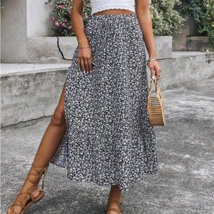 Shein black and white floral skirt with slit- Never Worn!